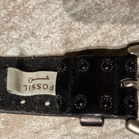 Fossil Black Leather Belt with Silver Buckle - Picture 3 of 4